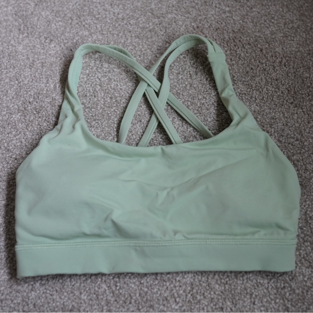 Lululemon Energy Bra with Back Clasp in Size 2